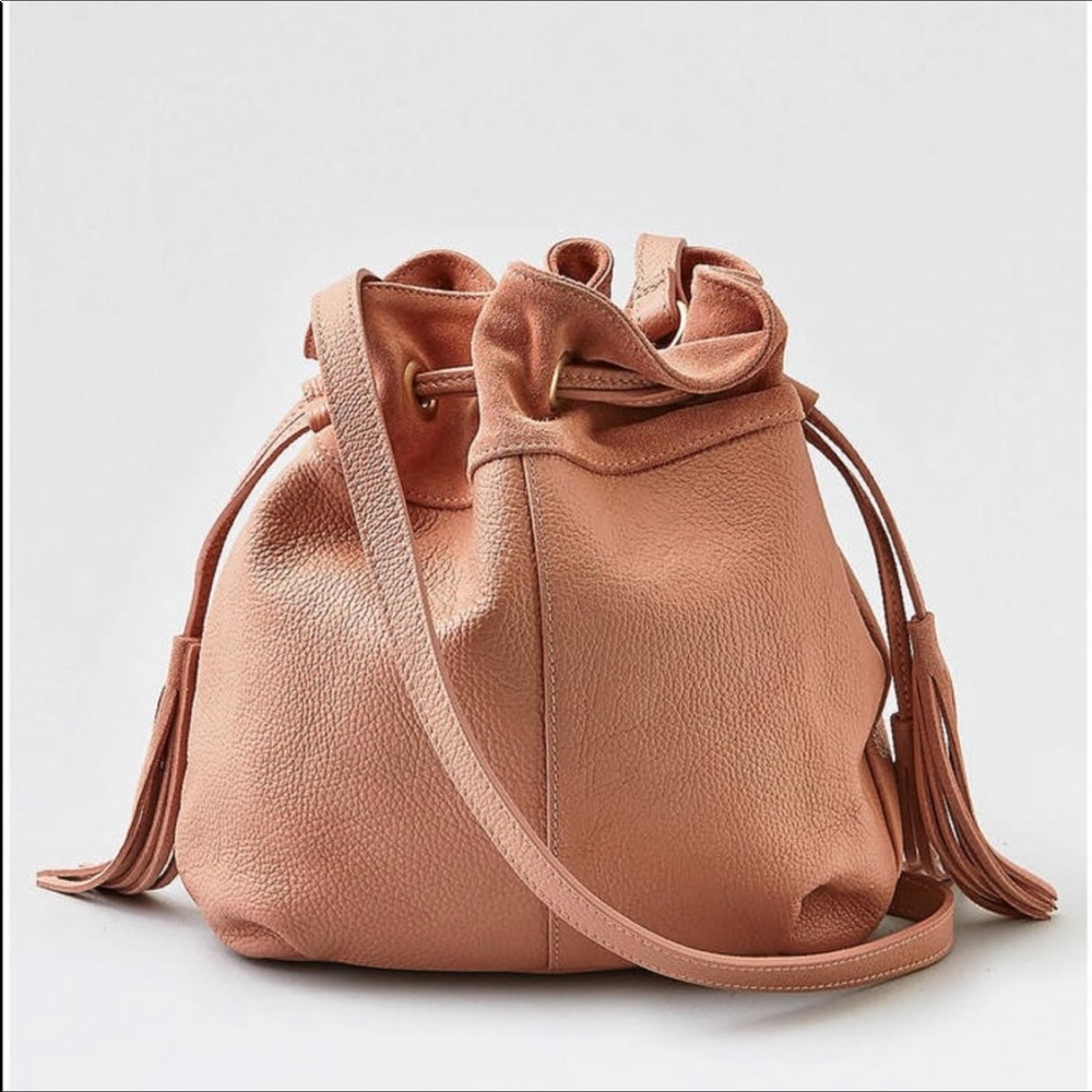 American Eagle Outfitters Wanderer Bucket Bag Pink